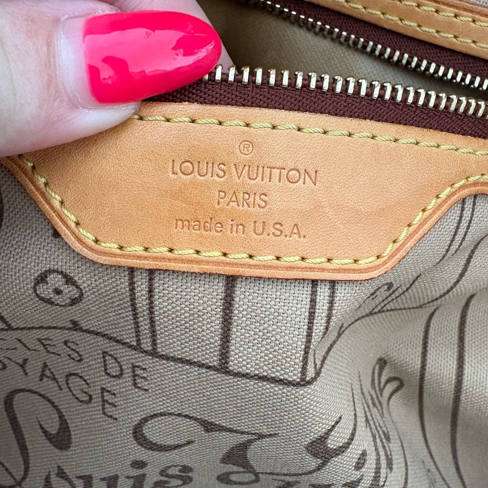 Louis Vuitton Monogram Neverfull MM Tote - Picture 9 of 15